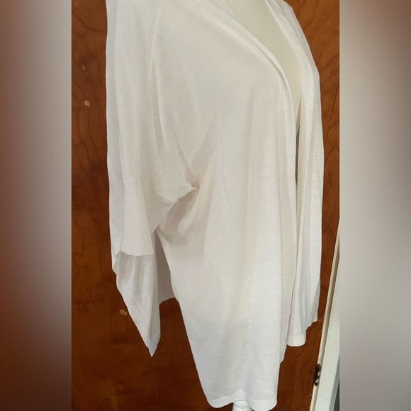 Women’s White Open Front Cardigan Cuffed 1/2 Sleeve And Each Slits On Side - Picture 3 of 7